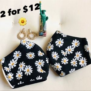 2 Daisy flower Masks 🌼 💝Princess Polly 😍